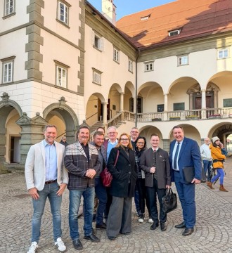 Photos from FPÖ Villach's post