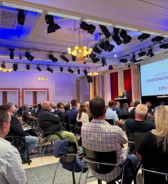 Photos from FPÖ Villach's post