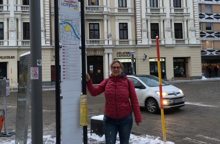 Verkehrsreferent lässt Fahrgäste im Regen stehen